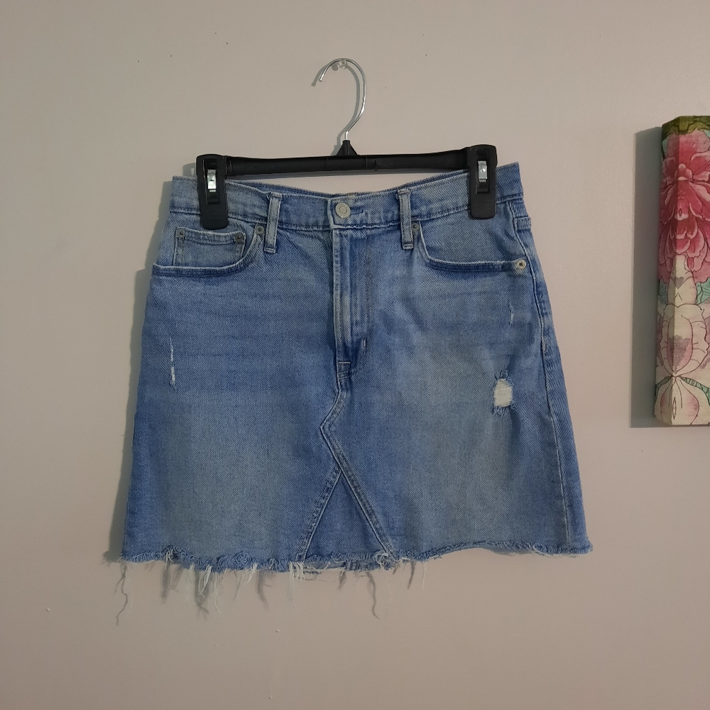 GAP denim mini skirt with light distressing, light wash, size 6 EUC